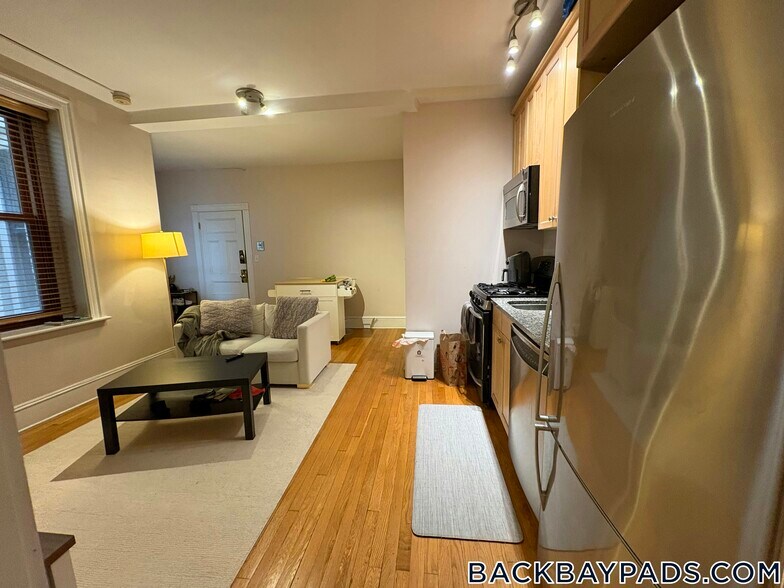 Building Photo - 8 Garrison St