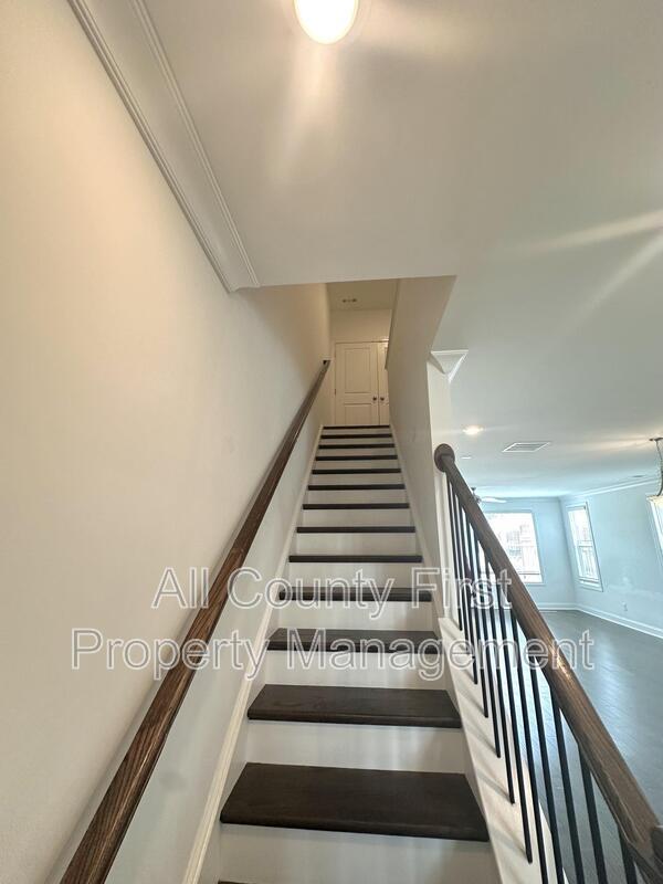 Building Photo - 788 Angora Aly