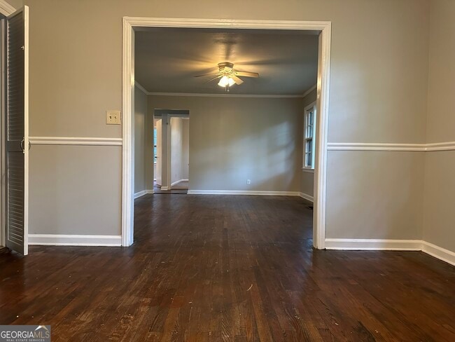 Building Photo - 498 North Ave