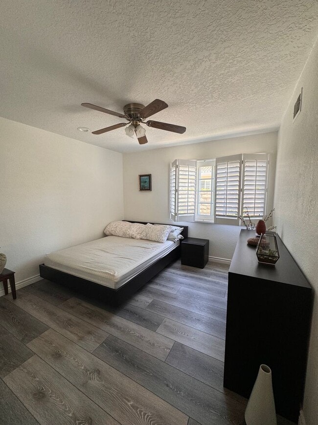 Building Photo - BEAUTIFULLY Updated Home with Pool+ Modern...