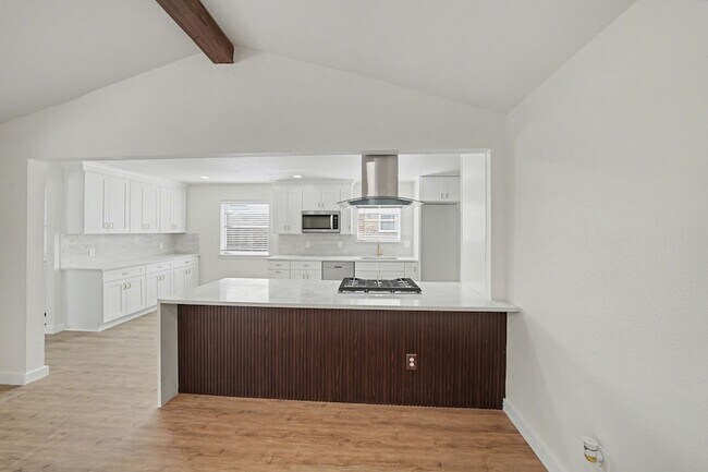Building Photo - 3204 Lynbrook Dr