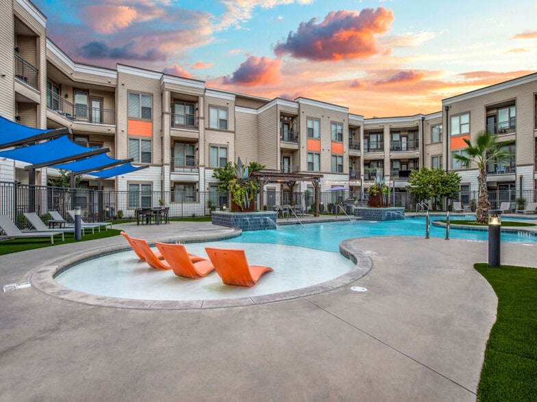 The Watson 3090 Outlet Pky Grand Prairie TX 75052 Apartment Finder