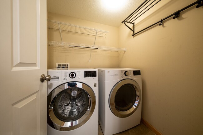 Building Photo - 15600 Tickseed Ln