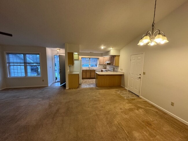 Building Photo - Single level duplex