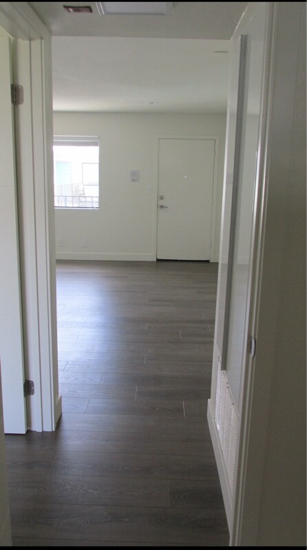 Building Photo - 11040 Hesby St