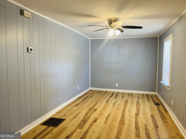 Building Photo - 103 Addie St