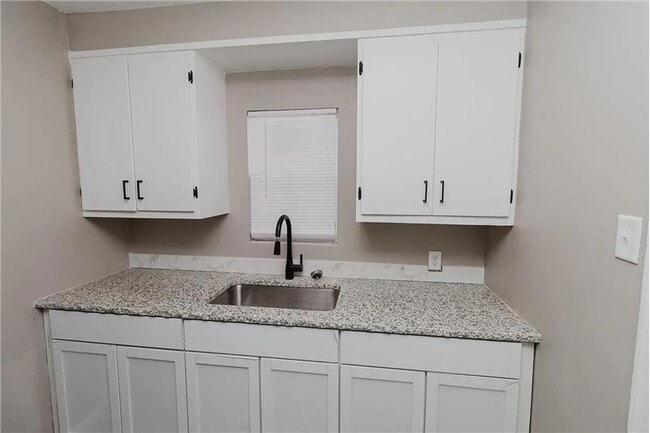 Building Photo - 919 N Piatt Ave