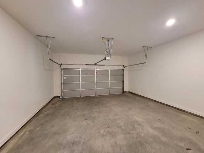 Building Photo - 2130 Cosette Ln