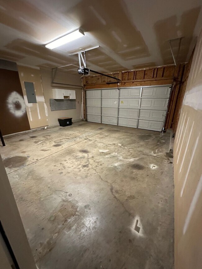 Building Photo - 1203 Castle Pines Dr