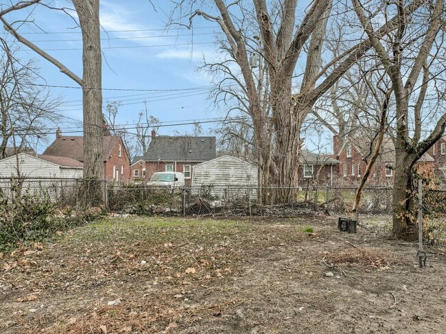 Building Photo - 18492 Greenfield Rd