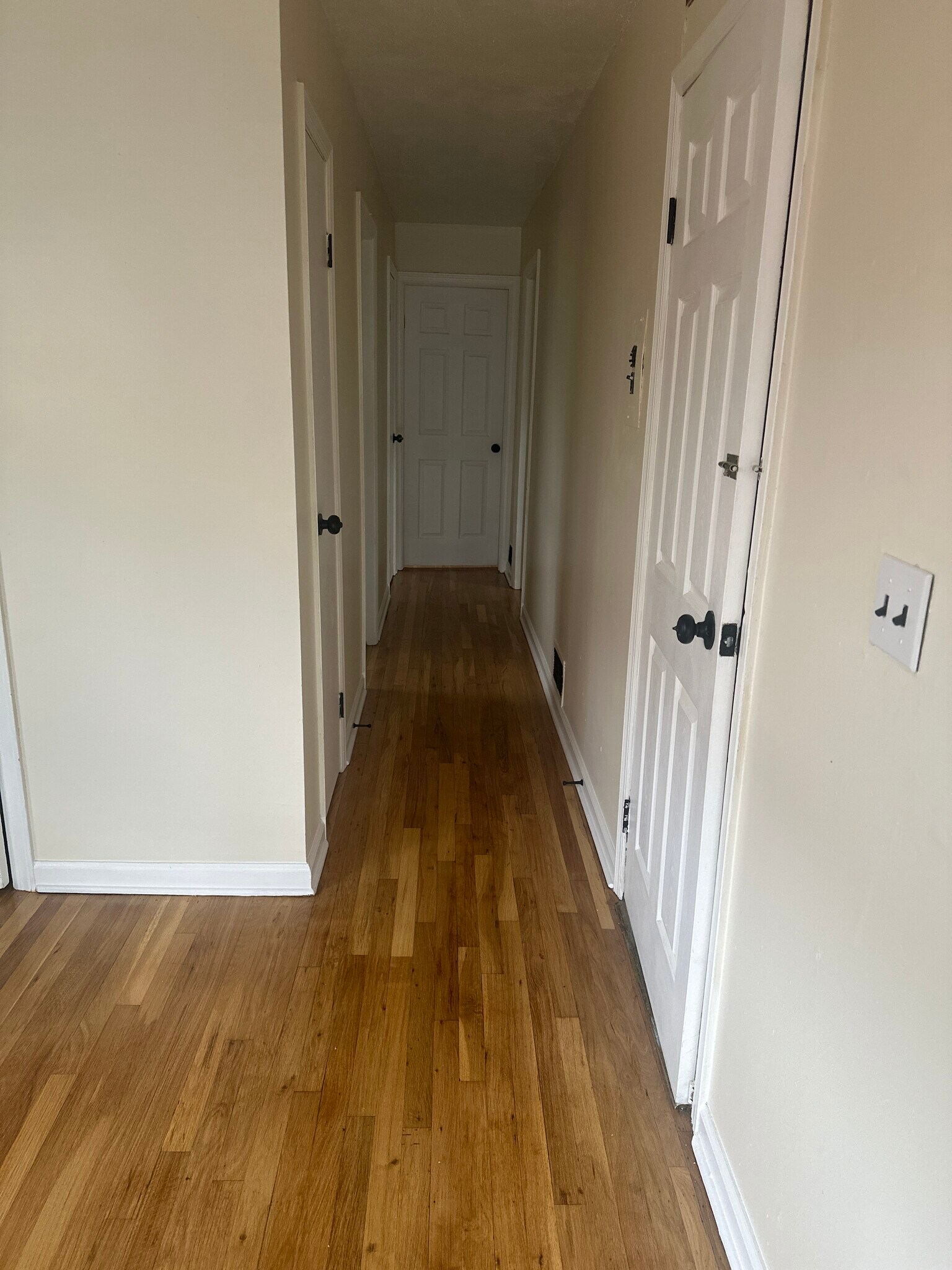 Hallway - 144 Telford St