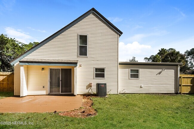 Building Photo - 10258 Lake Pines Rd