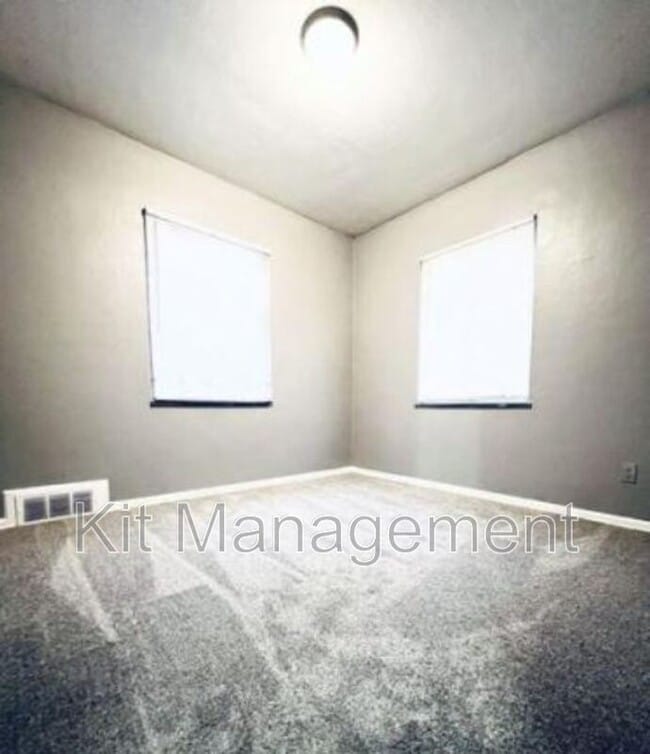 Building Photo - 4649 Burnham Ave