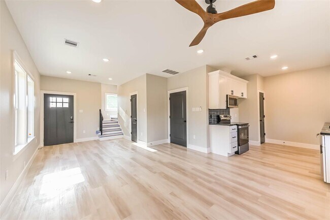 Building Photo - 4721 Mallow St