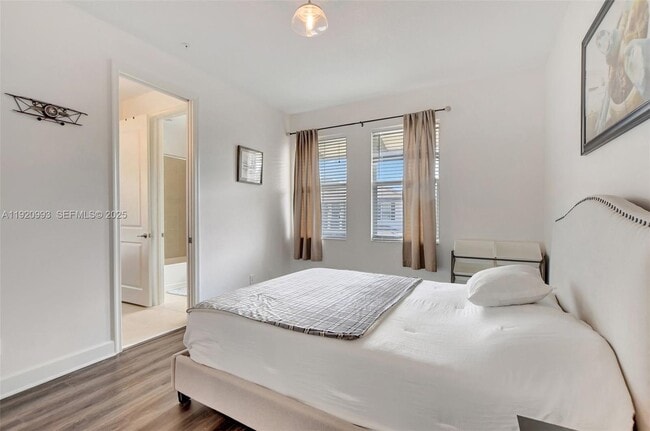 Building Photo - 6657 Quiet Wave Trl