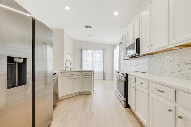 Building Photo - 1363 Glenwick Dr