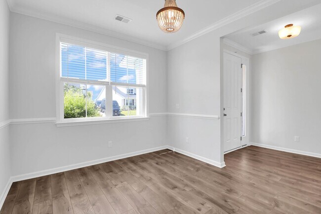 Building Photo - Pristine and Calm Home in Moncks Corner