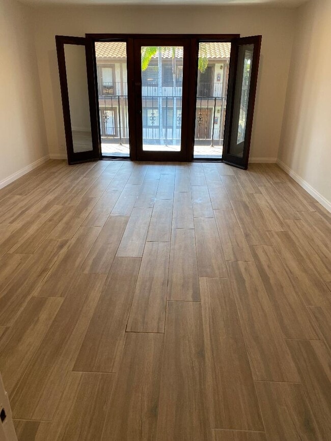 Living Room - 17200 Newhope St