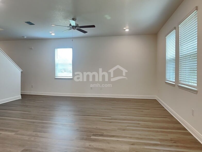Building Photo - 6649 Atlantic Bch Ave