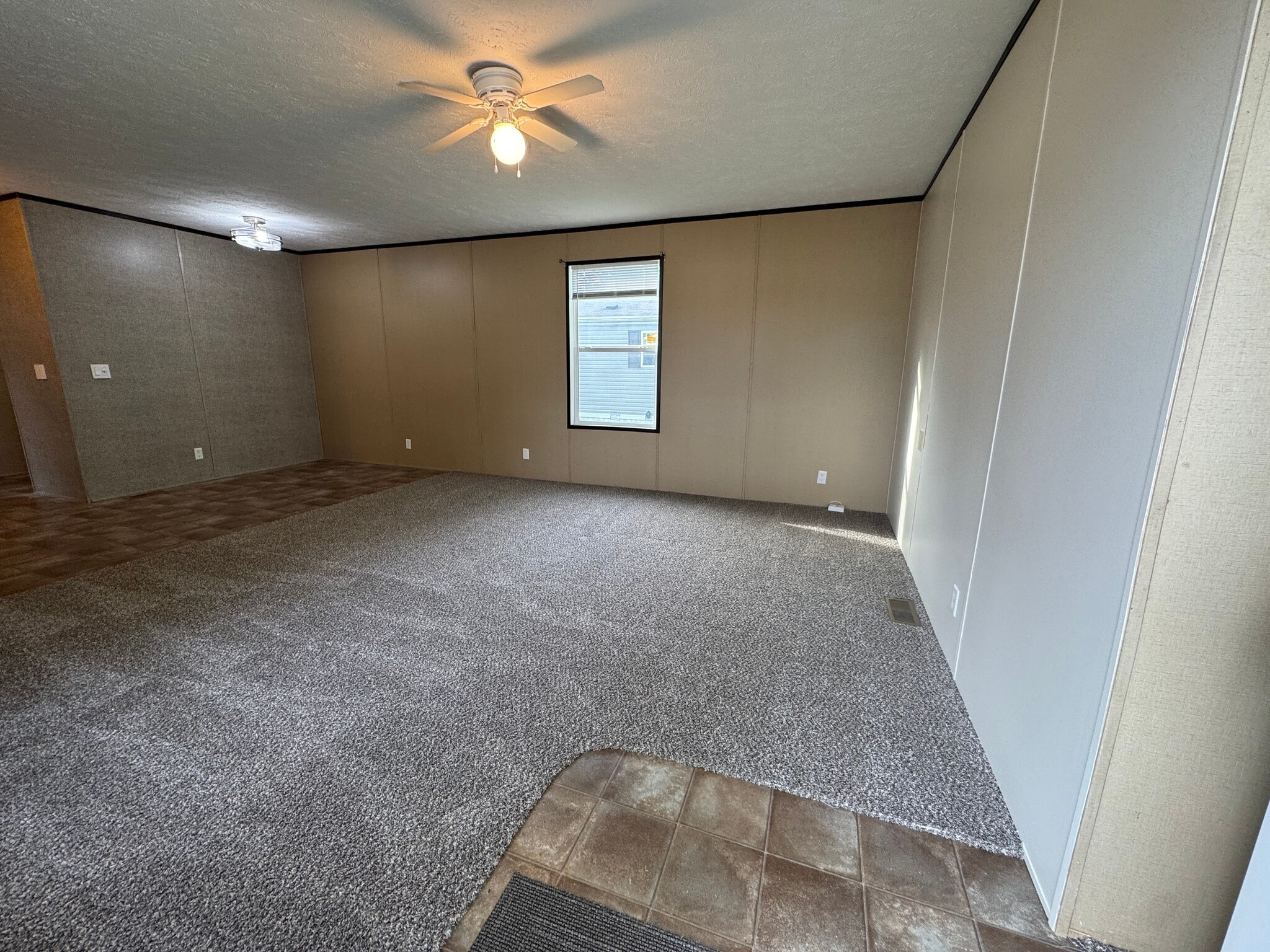 Building Photo - 48580 Pineview Dr