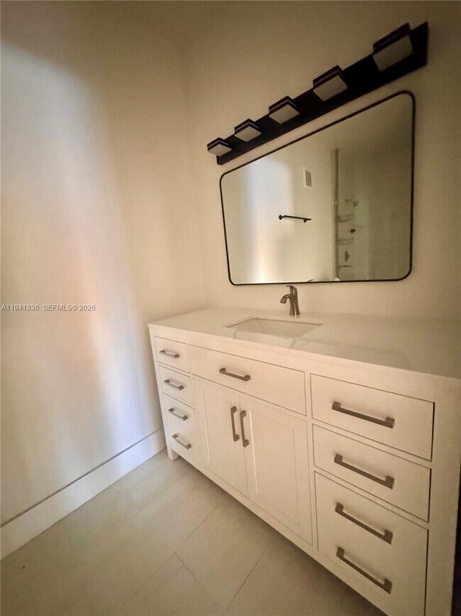 Building Photo - 13528 SW 9th Ln