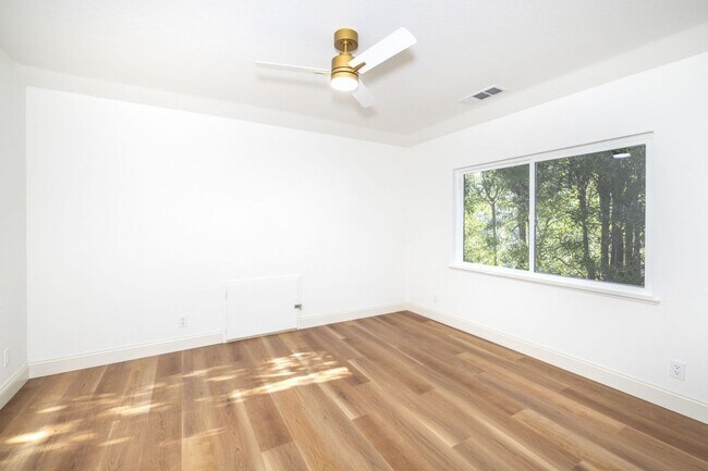 Building Photo - Executive Home With Remodeled Bathrooms + AC in Old Palo Alto