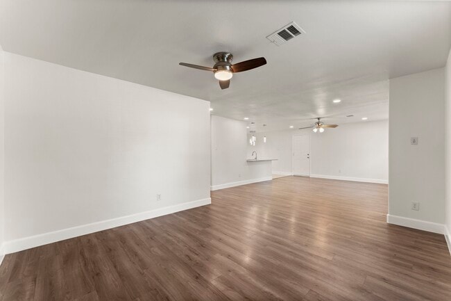 Building Photo - 4135 Hill Oak Dr