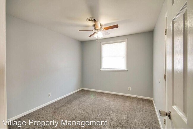 Building Photo - 3 br, 1 bath House - 3239 Panorama Dr