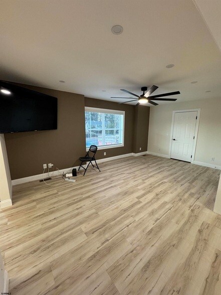 Building Photo - 1140 Parkside Ave.