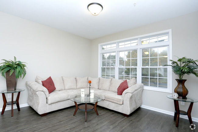 Living Room - Brookside Court At Rahway