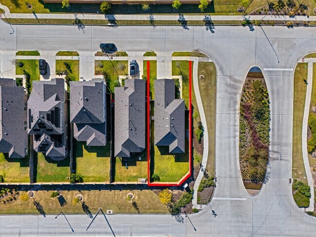 Building Photo - 8154 Royal Breeze Dr