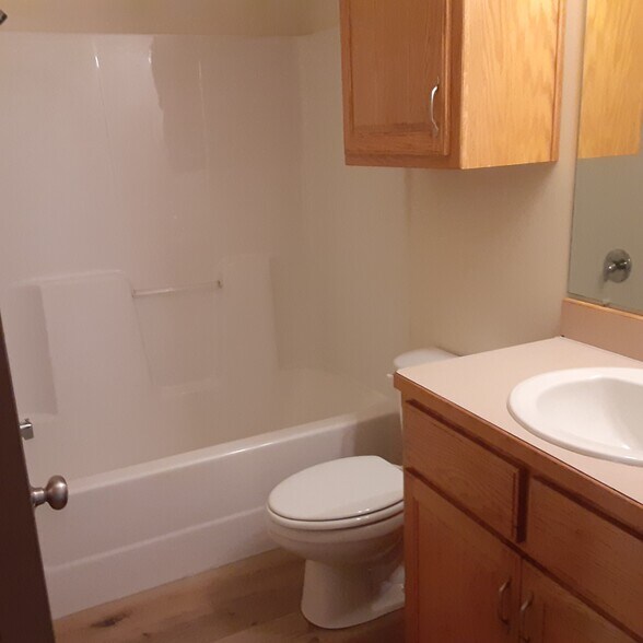 Building Photo - 4475 W Nicholas St