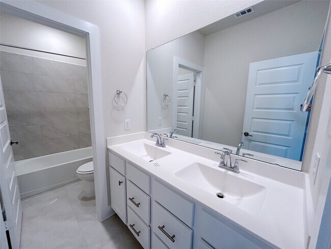 Building Photo - 6007 Churchill Spgs Ln