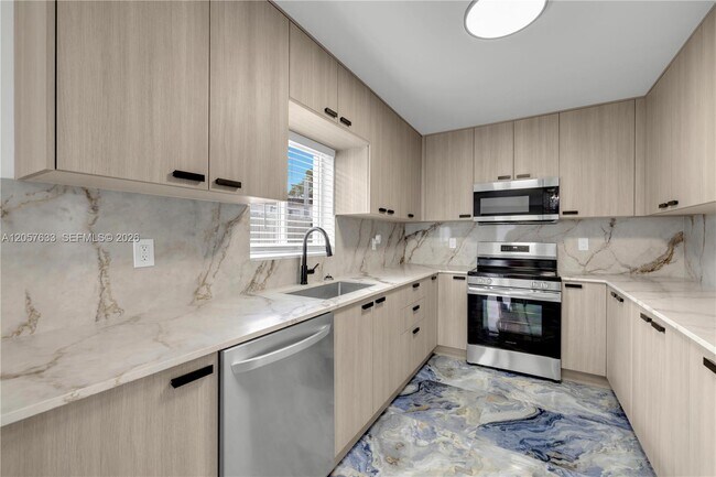 Building Photo - 10350 SW 48th St