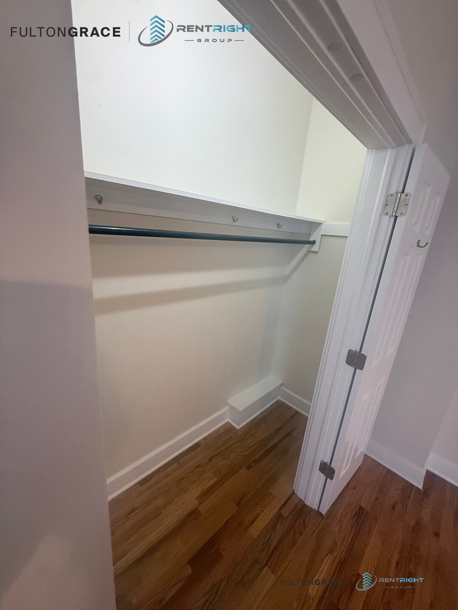 Building Photo - 2065 W Lawrence Ave