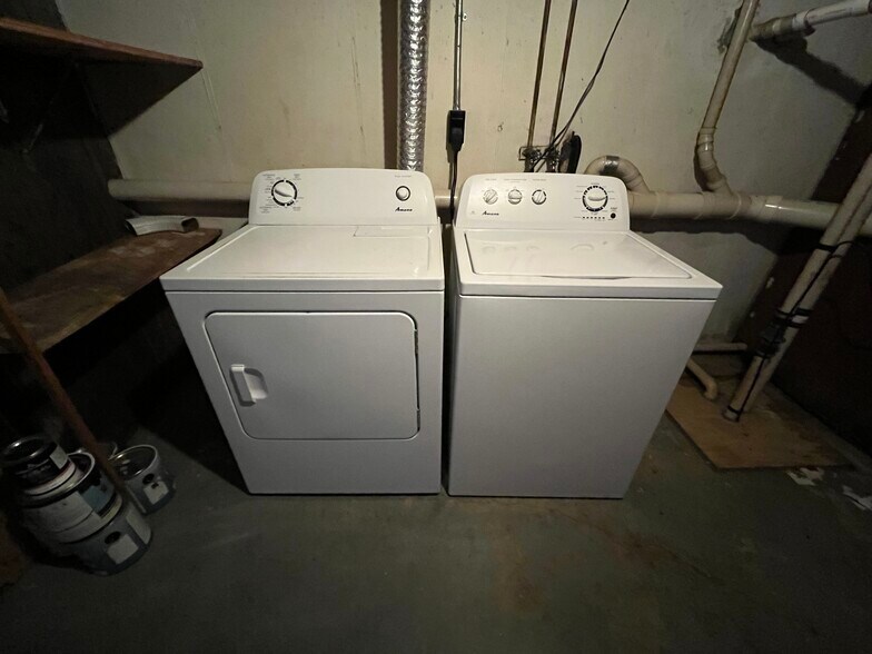 Building Photo - 12845 Renwood Dr