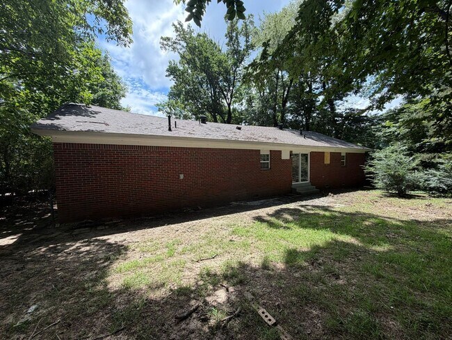 Building Photo - 2224 Wellons Ave