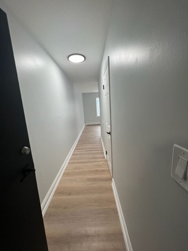 Building Photo - Riverview Apartments