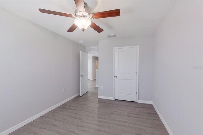 Building Photo - 8704 SW 44th Ct