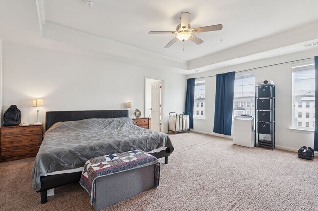 Building Photo - 42227 Canary Grass Sq