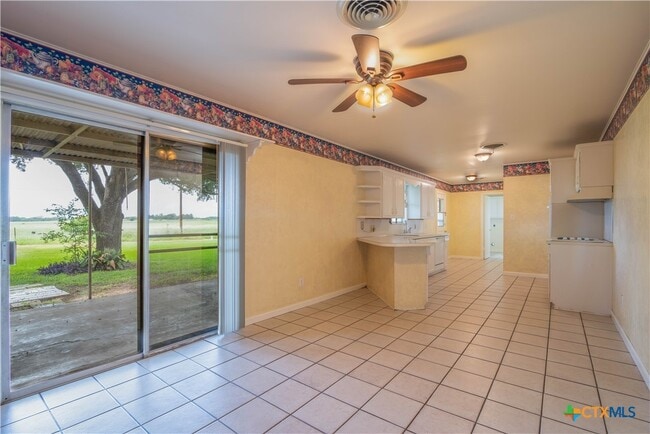 Building Photo - 316 Mulberry Ave S