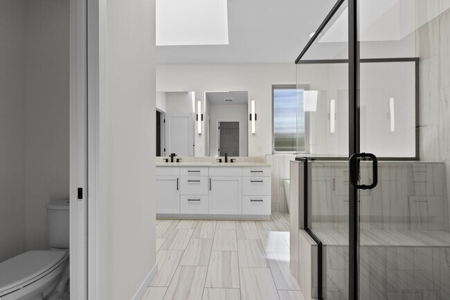 Building Photo - 4bd/2.75ba Seattle Home