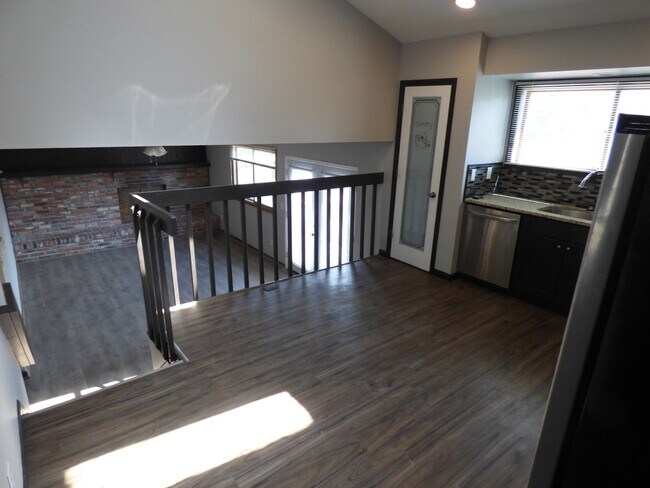 Building Photo - $0 DEPOSIT OPTION.  TRI-LEVEL HOME IN SE AURORA