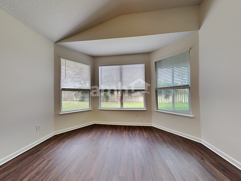 Building Photo - 2340 Aberford Ct