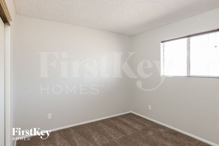 Building Photo - 4431 W Sierra St