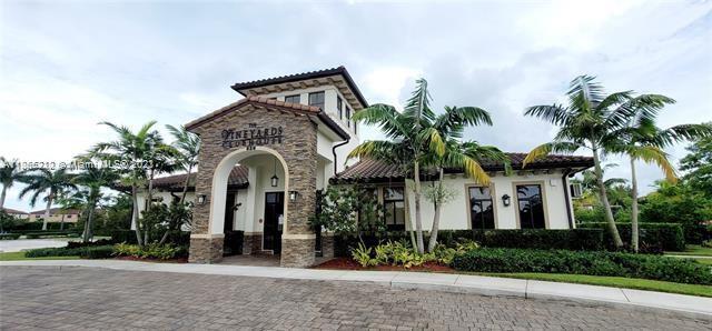 Building Photo - 355 NE 37th Terrace