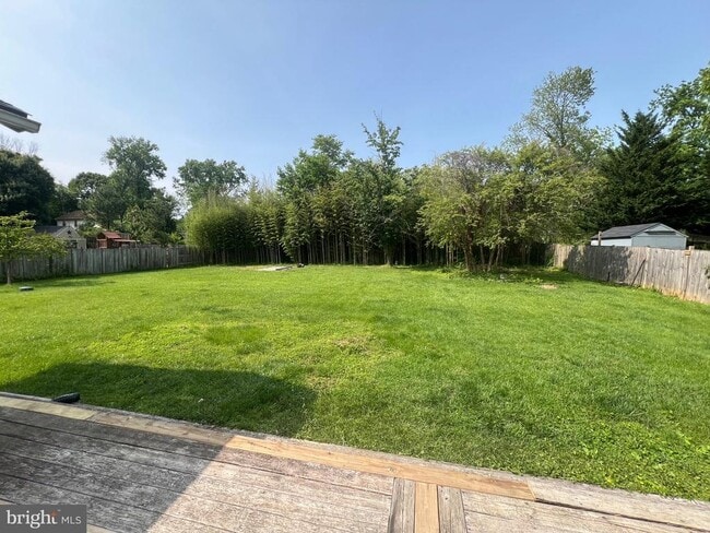 Building Photo - 10616 Oak Pl