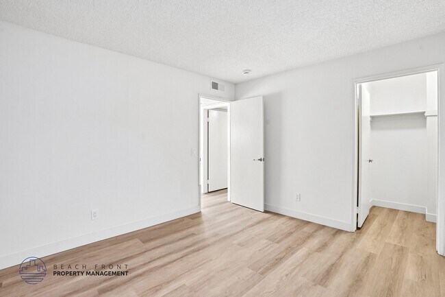 Building Photo - Grand View Tower Apartments