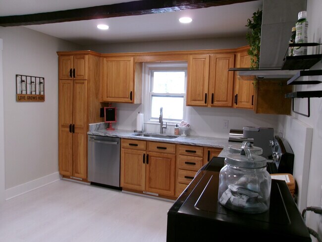 Building Photo - 3 Talbot Ave