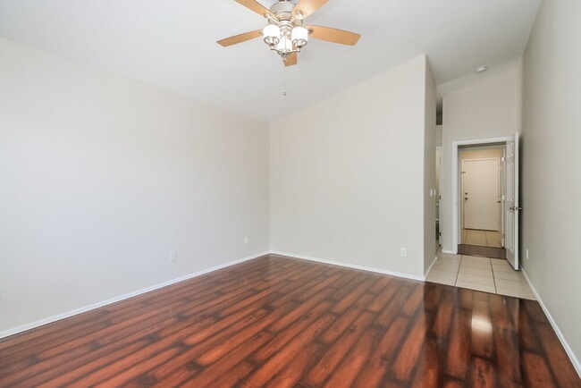 Building Photo - 1617 W Kesler Ln